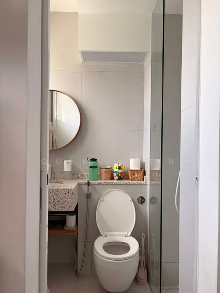 Stunning 5 Rm Gem @ the Heart of Serangoon, near MRT/Nex, Move-In!!, , 3 Bedrooms, 1,302 sqft, HDB Flat For Sale, by Quek Fu Jin, 500070640 - Bathroom - PropertyGuru.com.sg