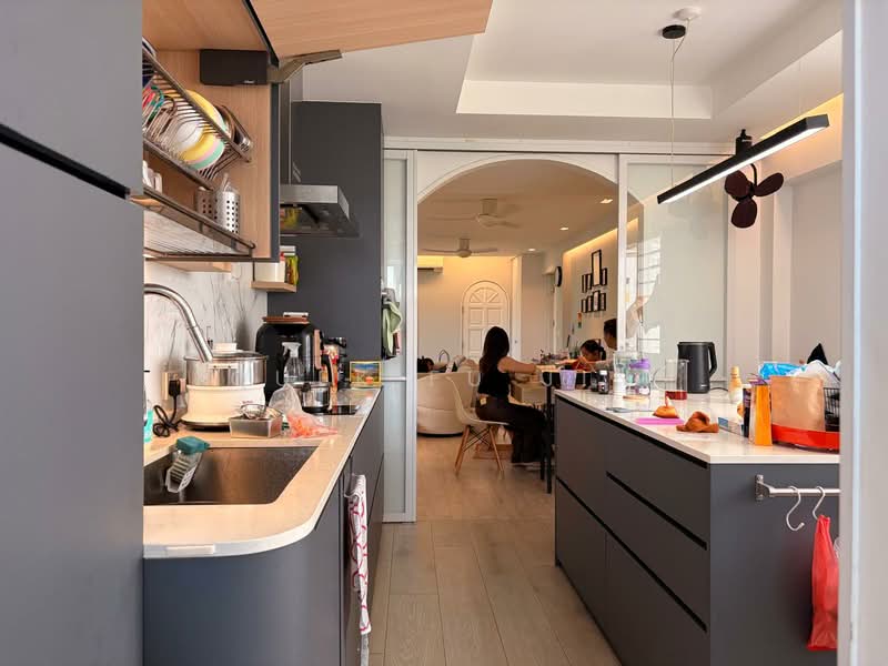 Stunning 5 Rm Gem @ the Heart of Serangoon, near MRT/Nex, Move-In!!, , 3 Bedrooms, 1,302 sqft, HDB Flat For Sale, by Quek Fu Jin, 500070640 - Kitchen - PropertyGuru.com.sg