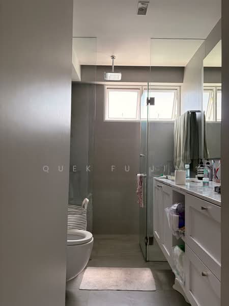 Stunning 5 Rm Gem @ the Heart of Serangoon, near MRT/Nex, Move-In!!, , 3 Bedrooms, 1,302 sqft, HDB Flat For Sale, by Quek Fu Jin, 500070640 - Bathroom - PropertyGuru.com.sg