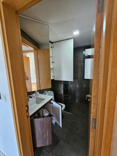 Parc Olympia Condominium For Sale at S$ 1,088,000 | PropertyGuru Singapore - Bathroom