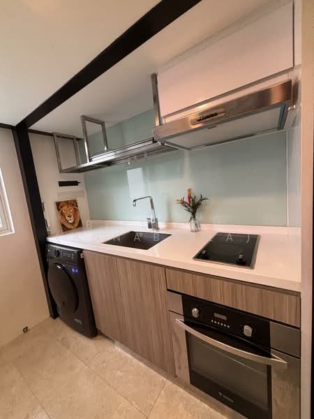 The Greenwich Condominium For Sale at S$ 828,000 | PropertyGuru Singapore - Kitchen