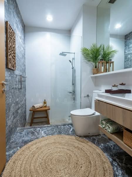 The Greenwich, 9 Seletar Road, 1 Bedroom, 603 sqft, Condominium For Sale, by Bell Tan (Annabella), 500070674 - Bathroom - PropertyGuru.com.sg