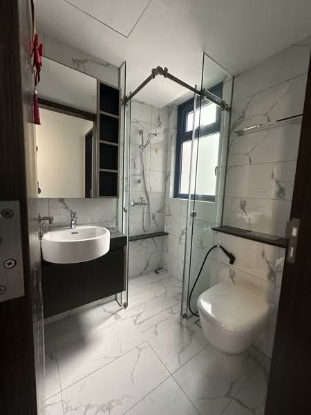 Wilshire Residences Condominium For Sale at S$ 2,150,000 | PropertyGuru Singapore - Bathroom