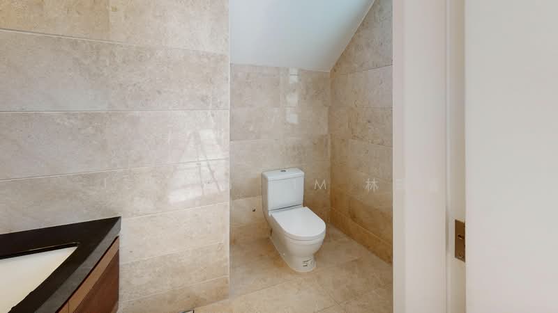 Beautiful Bungalow with Pool surrounded by greenery, , 6 Bedrooms, 9,101 sqft, Bungalow House For Rent, by Jeslyn Lim 林瑞香, 500070694 - Bathroom - PropertyGuru.com.sg