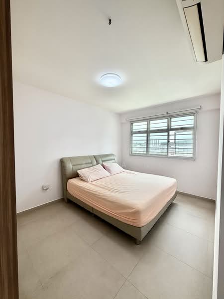 292B Bukit Batok East Avenue 6 HDB Flat For Sale at S$ 800,000 | PropertyGuru Singapore - Bedroom