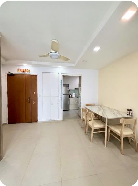 292B Bukit Batok East Avenue 6 HDB Flat For Sale at S$ 800,000 | PropertyGuru Singapore - Dining Room