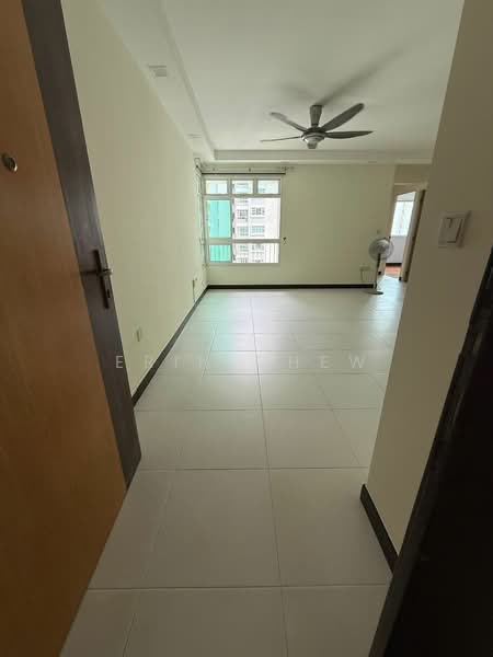 411A Fernvale Road, 411A Fernvale Road, 3 Bedrooms, 1,023 sqft, HDB Flat For Rent, by Erin Chew, 500070703 - Living Room - PropertyGuru.com.sg