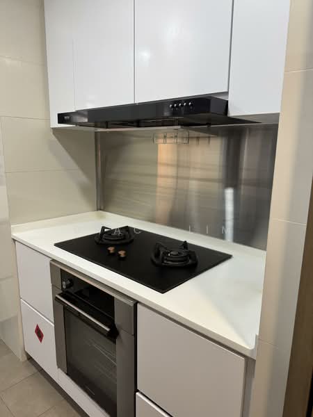 Starlight Suites Condominium For Sale at S$ 4,380,000 | PropertyGuru Singapore - Kitchen