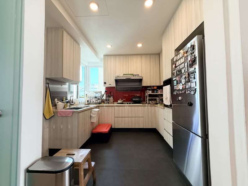 Edelweiss Park Condo Condominium For Sale at S$ 2,680,000 | PropertyGuru Singapore - Kitchen