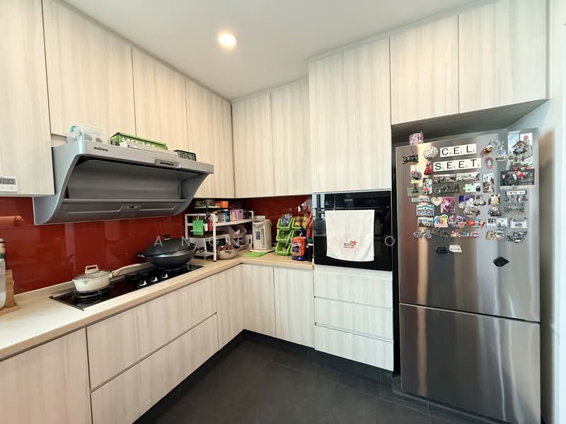 Edelweiss Park Condo Condominium For Sale at S$ 2,680,000 | PropertyGuru Singapore - Kitchen