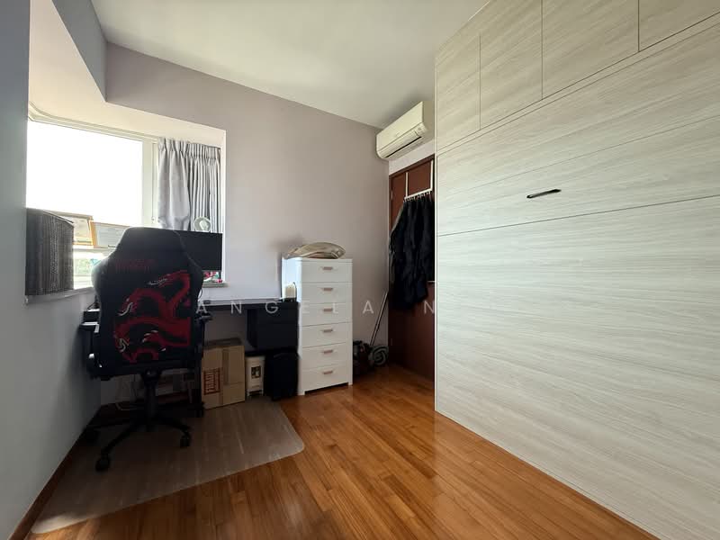 Edelweiss Park Condo Condominium For Sale at S$ 2,680,000 | PropertyGuru Singapore - Bedroom