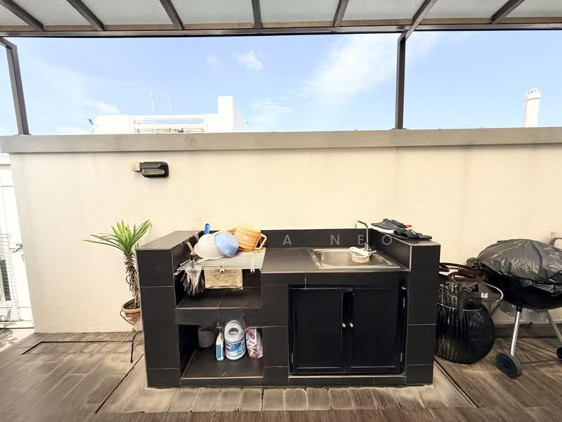 Edelweiss Park Condo Condominium For Sale at S$ 2,680,000 | PropertyGuru Singapore - BBQ Area