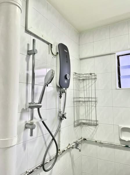 15 Upper Boon Keng Road, 15 Upper Boon Keng Road, 3 Bedrooms, 82 sqft, HDB Flat For Rent, by Brandon Zheng 郑祺宝, 500070730 - Bathroom - PropertyGuru.com.sg