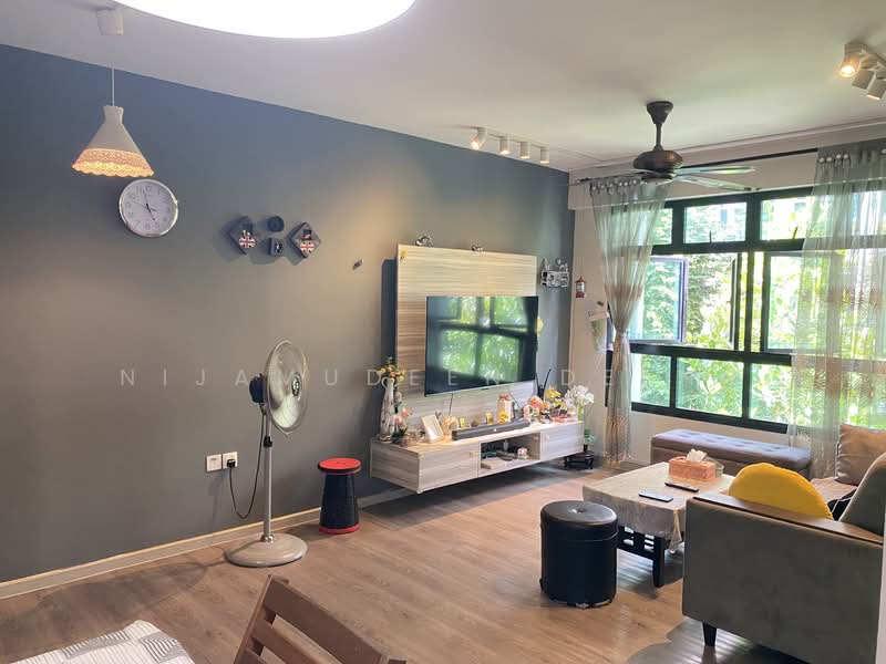 808C Choa Chu Kang Avenue 1 HDB Flat For Sale at S$ 569,999 | PropertyGuru Singapore - Living Room