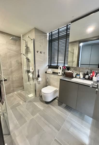The Poiz Residences Condominium For Sale at S$ 1,950,000 | PropertyGuru Singapore - Bathroom
