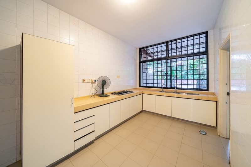 Bedok Ria Crescent Terraced House For Sale at S$ 4,388,000 | PropertyGuru Singapore - Kitchen