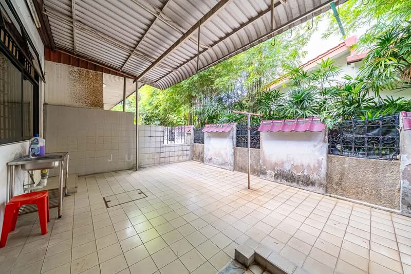 Bedok Ria Crescent Terraced House For Sale at S$ 4,388,000 | PropertyGuru Singapore - Exterior
