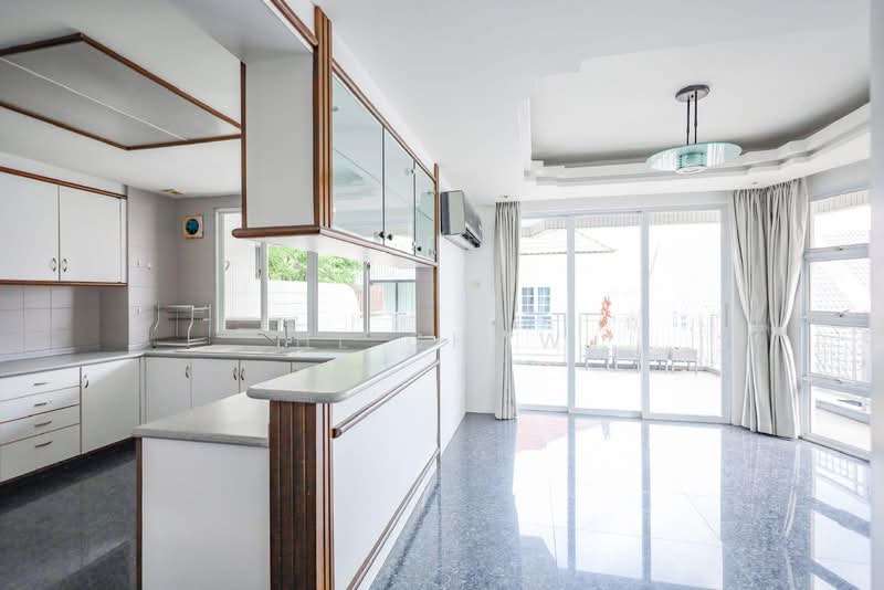 82 Sennet Ave Semi-Detached House For Sale at S$ 12,000,000 | PropertyGuru Singapore - Kitchen