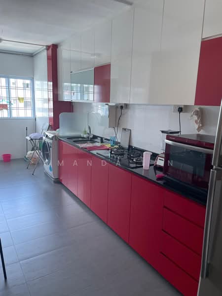 163 Tampines Street 12 HDB Flat For Sale at S$ 680,000 | PropertyGuru Singapore - Kitchen