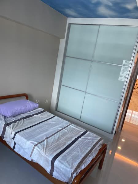 163 Tampines Street 12 HDB Flat For Sale at S$ 680,000 | PropertyGuru Singapore - Bedroom