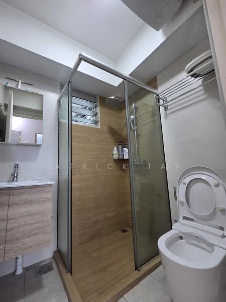 415B Fernvale Link, 415B Fernvale Link, 3 Bedrooms, 1,001 sqft, HDB Flat For Rent, by Patrick Tay, 500070781 - Bathroom - PropertyGuru.com.sg