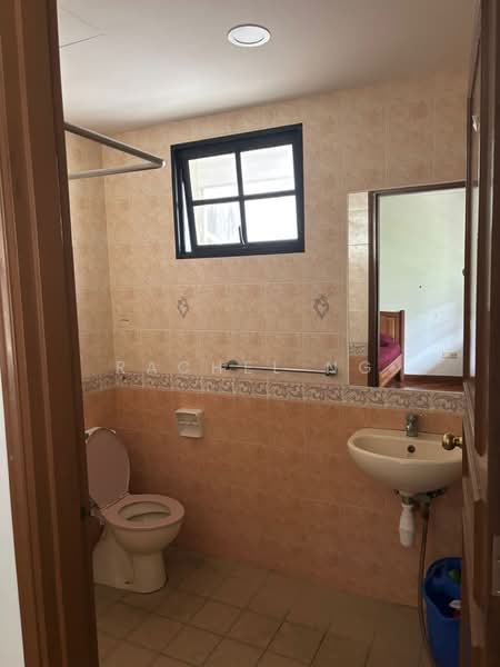 Yunnan Gardens, Yunnan Walk 1, Room Rental, 180 sqft, Terraced House For Rent, by Rachel ng, 500070783 - Bathroom - PropertyGuru.com.sg