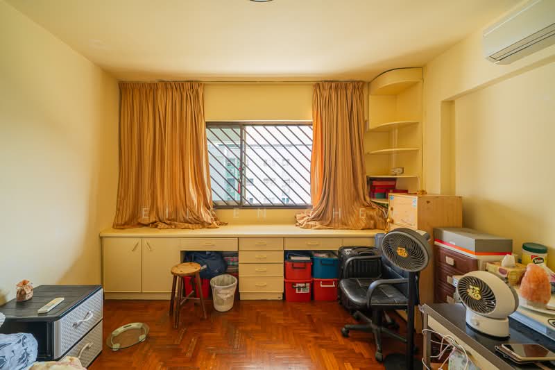 326 Yishun Ring Road HDB Flat For Sale at S$ 940,000 | PropertyGuru Singapore - Study