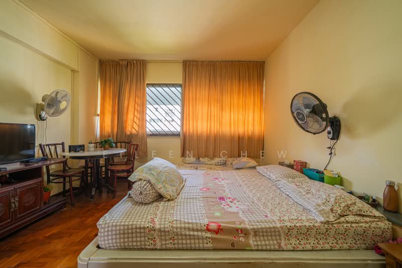 326 Yishun Ring Road HDB Flat For Sale at S$ 940,000 | PropertyGuru Singapore - Bedroom