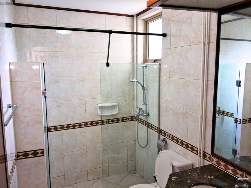 Costa Rhu Condominium For Sale at S$ 2,900,000 | PropertyGuru Singapore - Bathroom