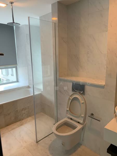 Nathan Residences Condominium For Sale at S$ 1,250,000 | PropertyGuru Singapore - Bathroom
