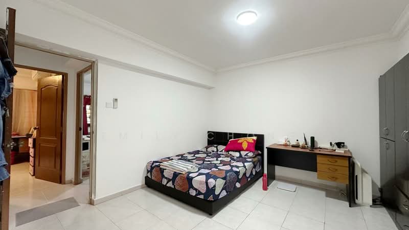 682A Jurong West Central 1 HDB Flat For Sale at S$ 699,000 | PropertyGuru Singapore - Bedroom