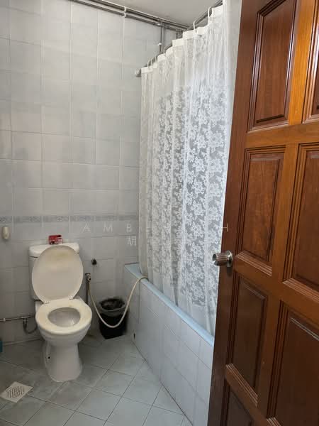 lentor, Lentor Place, 4 Bedrooms, 2,900 sqft, Terraced House For Rent, by Amber Oh 胡晓薇, 500070849 - Bathroom - PropertyGuru.com.sg