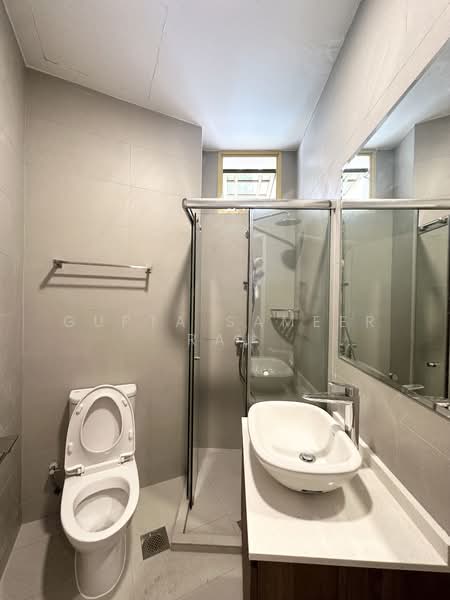 Orange Regency, 101 Fernhill Road, 4 Bedrooms, 2,433 sqft, Apartment For Rent, by Gupta Sameer Raj, 500070856 - Bathroom - PropertyGuru.com.sg