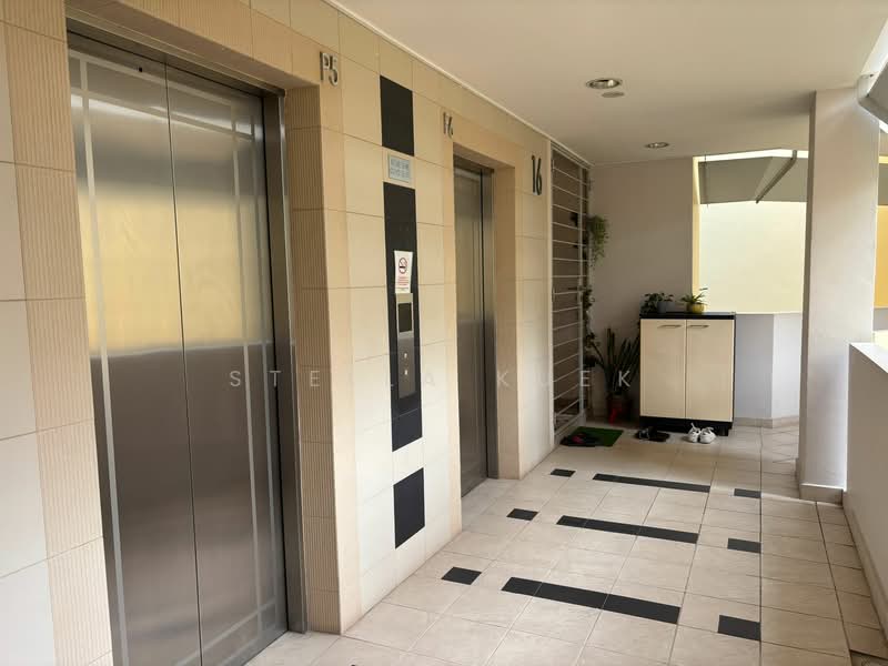 Park Green, 8 Rivervale Link, 4 Bedrooms, 1,530 sqft, Condominium For Rent, by Stella Kuek, 500070867 - Corridor - PropertyGuru.com.sg
