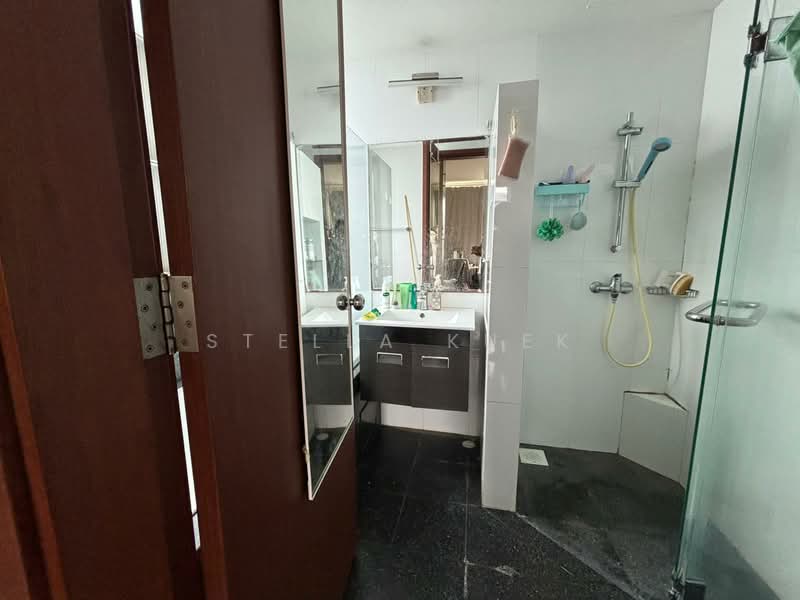 Park Green, 8 Rivervale Link, 4 Bedrooms, 1,530 sqft, Condominium For Rent, by Stella Kuek, 500070867 - Bathroom - PropertyGuru.com.sg