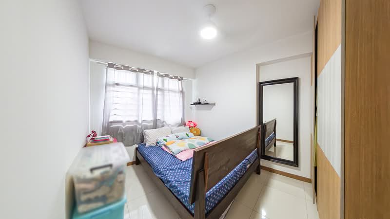 453A Bukit Batok West Avenue 6 HDB Flat For Sale at S$ 780,000 | PropertyGuru Singapore - Common bedroom 1