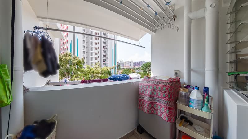 453A Bukit Batok West Avenue 6 HDB Flat For Sale at S$ 780,000 | PropertyGuru Singapore - Service yard