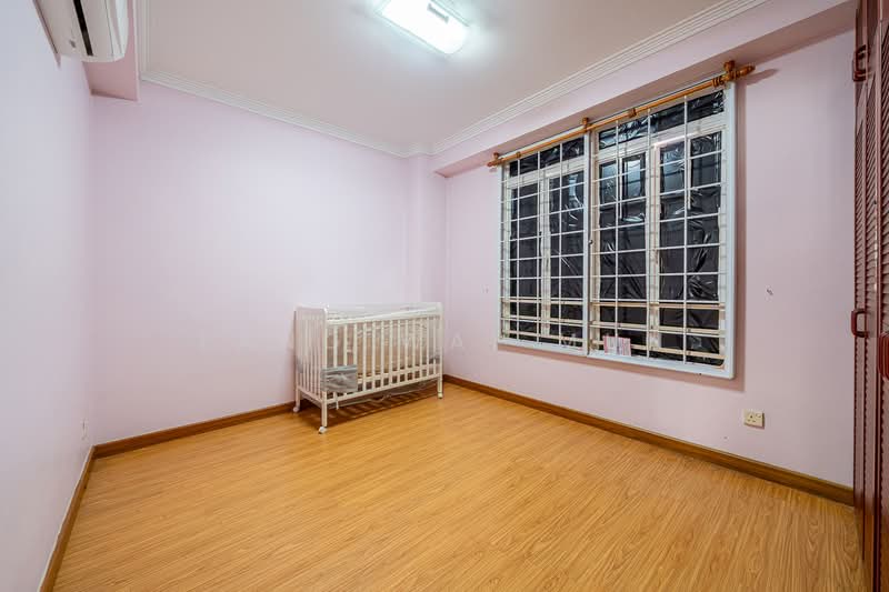 Mistral Park, Jalan Angin Laut, 5 Bedrooms, 3,200 sqft, Terraced House For Rent, by Tang Wai Mun, 500070889 - Bedroom - PropertyGuru.com.sg