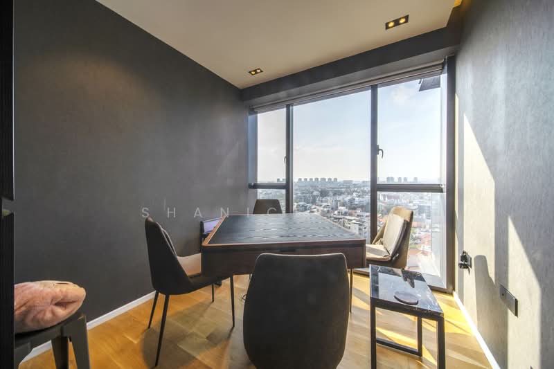 Parc Esta Condominium For Sale at S$ 2,399,999 | PropertyGuru Singapore - Dining Room