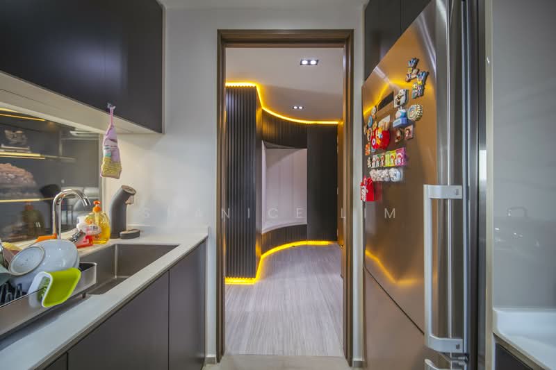 Parc Esta Condominium For Sale at S$ 2,399,999 | PropertyGuru Singapore - Kitchen