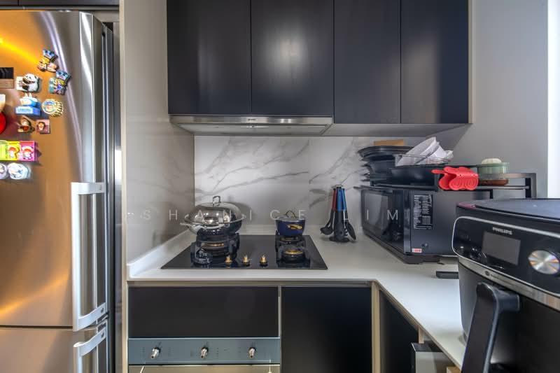 Parc Esta Condominium For Sale at S$ 2,399,999 | PropertyGuru Singapore - Kitchen