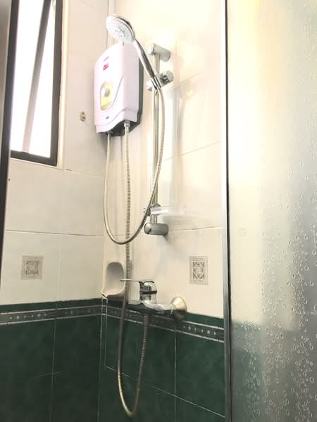 Huge Room with Balcony | Condo Facilities | Telok Blangah MRT 3 Mins Walk, , Room Rental, 330 sqft, Condominium For Rent, by Addie Wong, 500070917 - Bathroom - PropertyGuru.com.sg