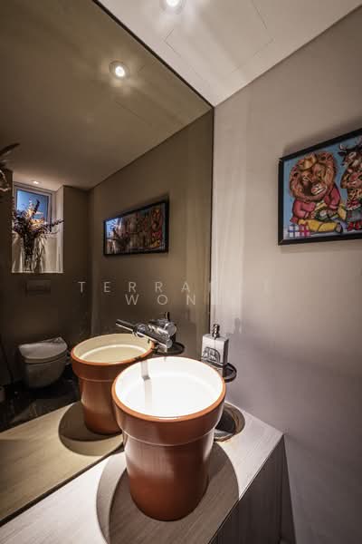 895 Tampines Street 81 HDB Flat For Sale at S$ 1,150,000 | PropertyGuru Singapore - Bathroom