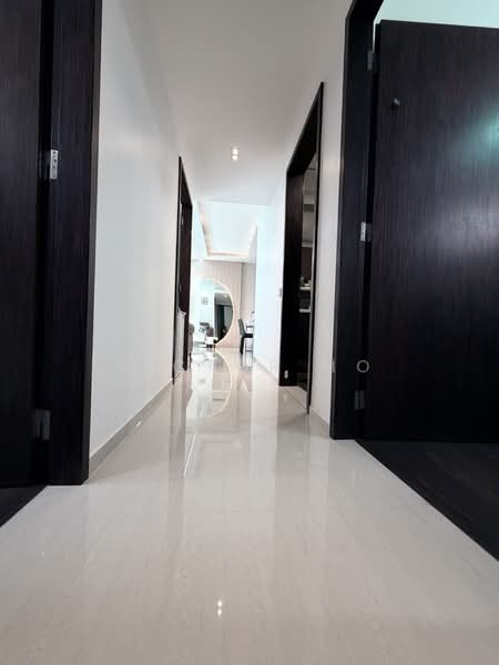 D'Nest Condominium For Sale at S$ 2,000,000 | PropertyGuru Singapore - Corridor