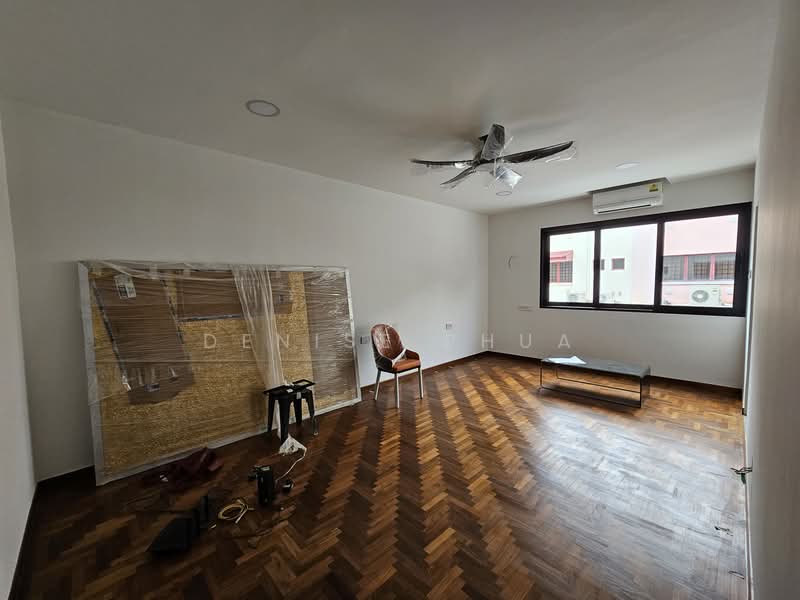 ⚡WONDR HOMES⚡District 16 Freehold 3 Storey 4 Ensuites and 1 Granny Renovated Terrace Terraced House For Sale at S$ 5,188,888 | PropertyGuru Singapore - Living Room