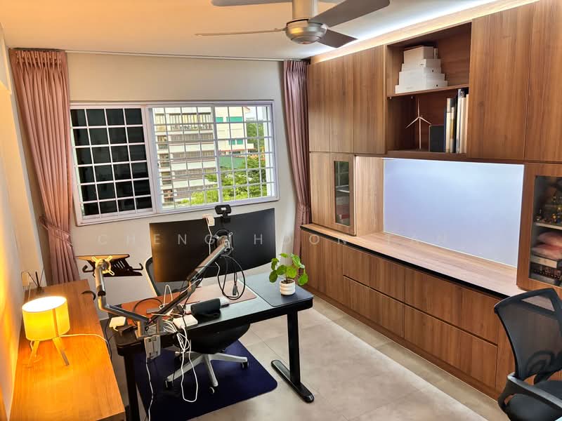 238 Jurong East Street 21 HDB Flat For Sale at S$ 738,000 | PropertyGuru Singapore - Bedroom