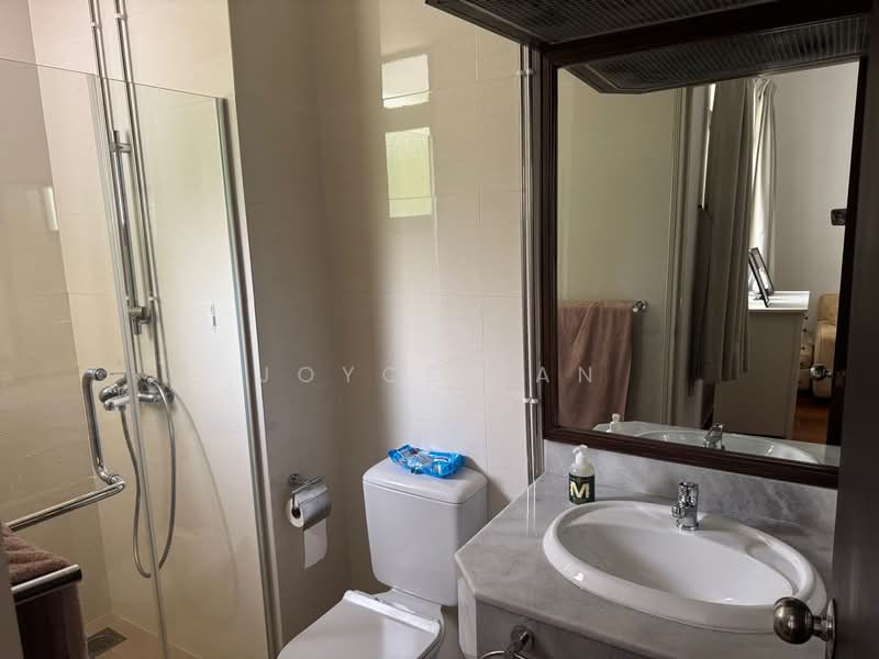 Junior Master Ensuite Bathroom