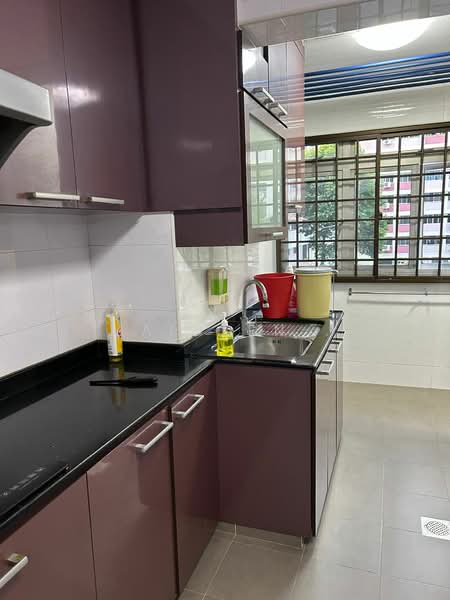 246 Bishan Street 22 HDB Flat For Sale at S$ 850,000 | PropertyGuru Singapore - Kitchen