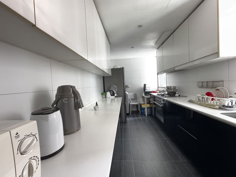 The Minton Condominium For Sale at S$ 2,348,000 | PropertyGuru Singapore - 2 Bedroom Unit's Kitchen