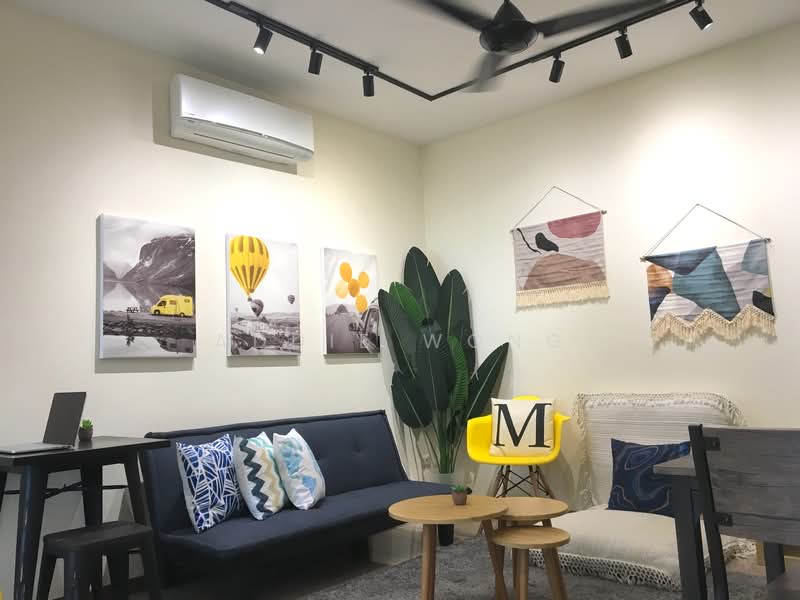 Queens, 10 Stirling Road, Room Rental, 160 sqft, Condominium For Rent, by Addie Wong, 500070966 - Living Room - PropertyGuru.com.sg